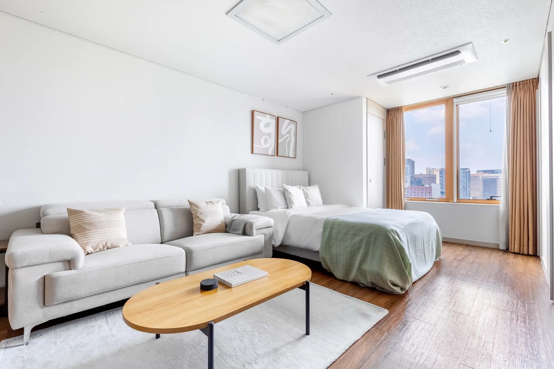 High-Floor Studio Home near Seodaemun Station