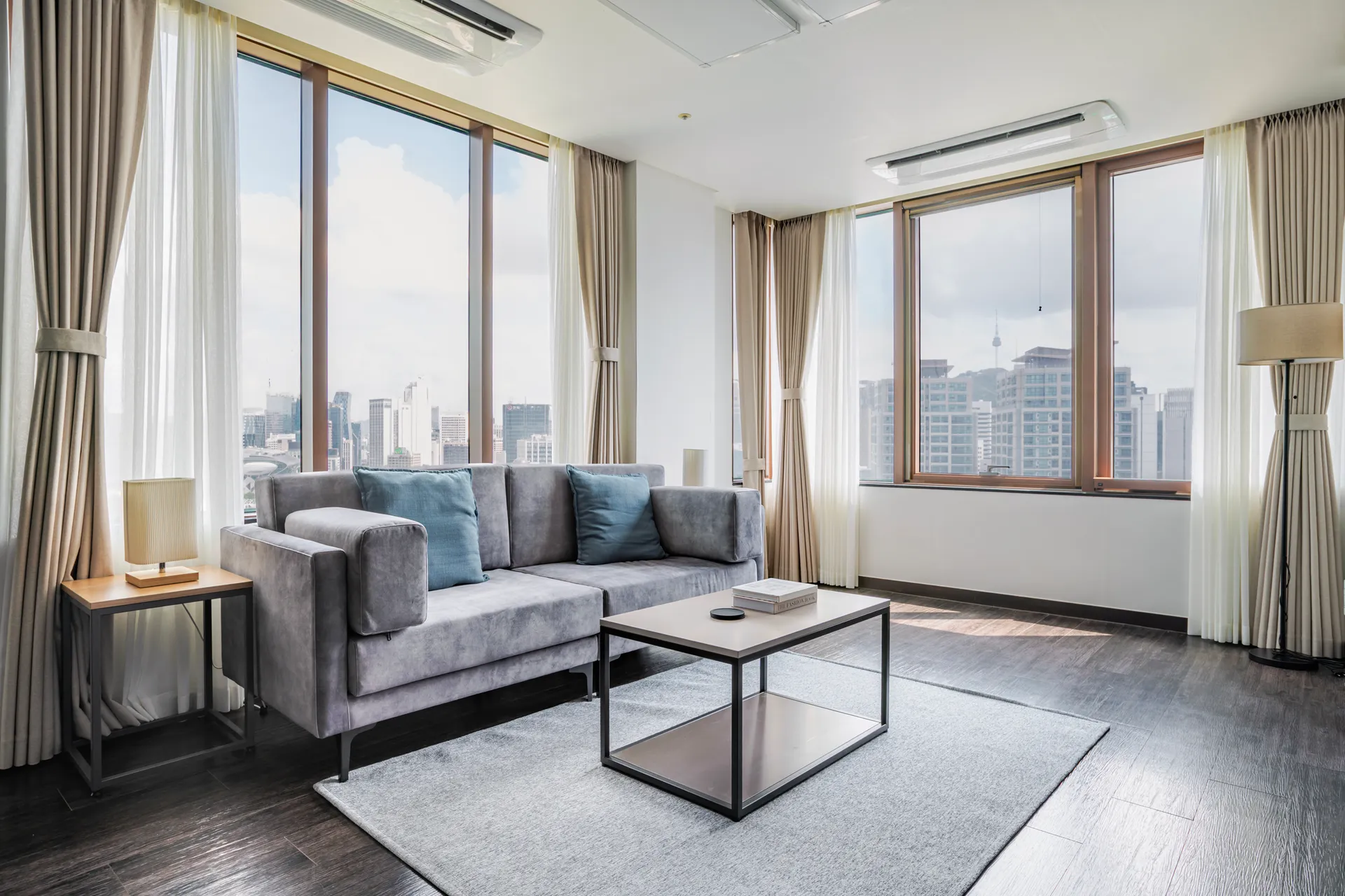 High-Floor Spacious One-Bedroom Home near Seodaemun Station - 1