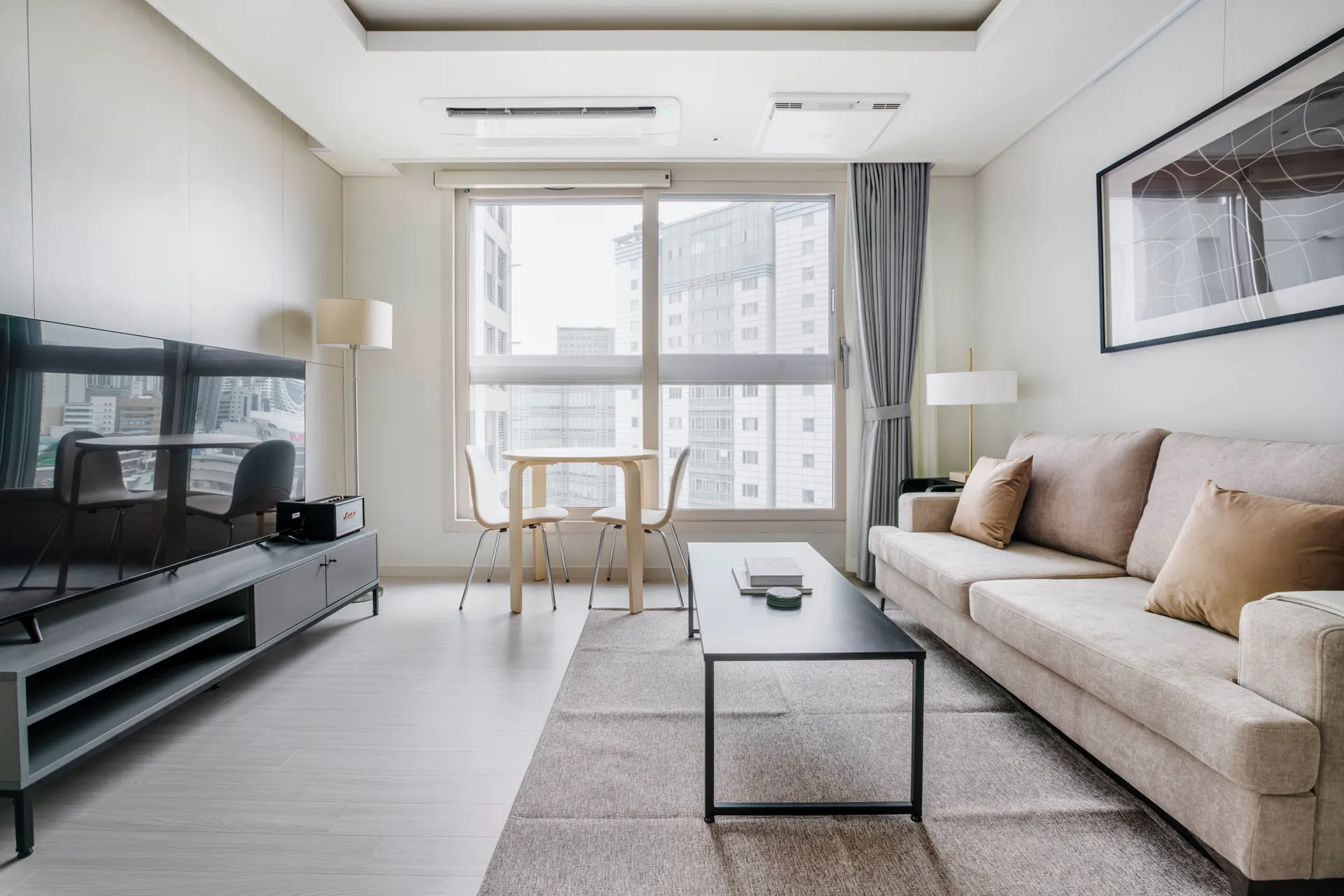 Two-Bedroom Home in Dongdaemun - 1