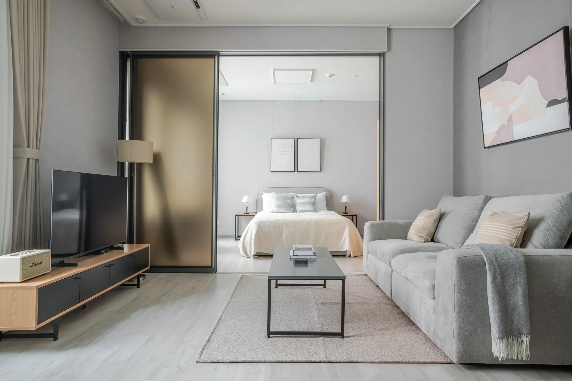 High-Floor One-Bedroom Home in Jongno - 1