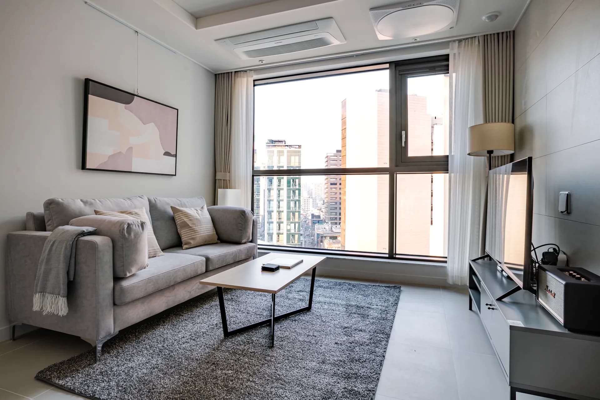 One-Bedroom Home near Myeongdong & Chungmuro - 1