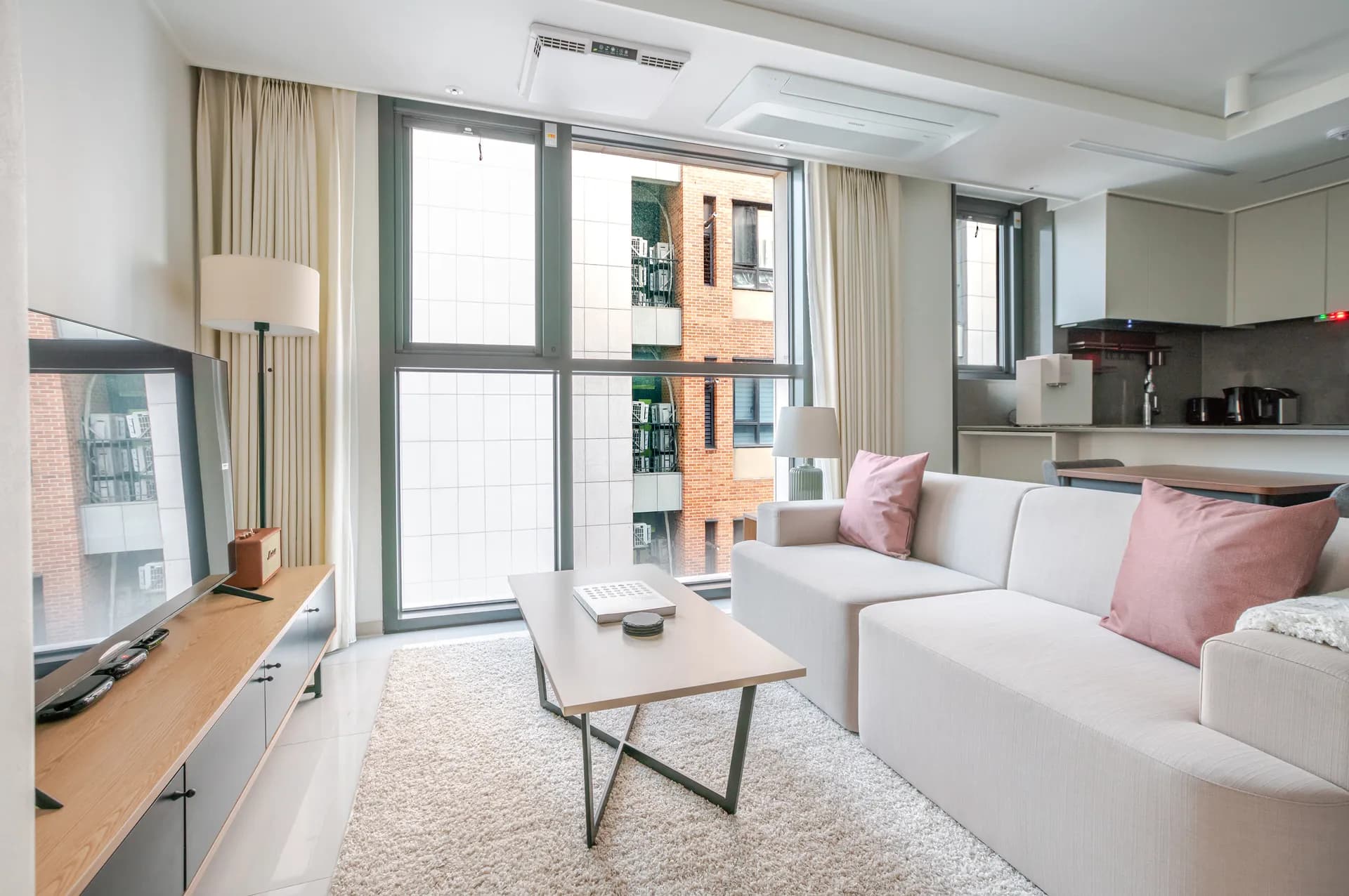 High-Floor Compact One-Bedroom Home near Seoul Olympic Park - 1
