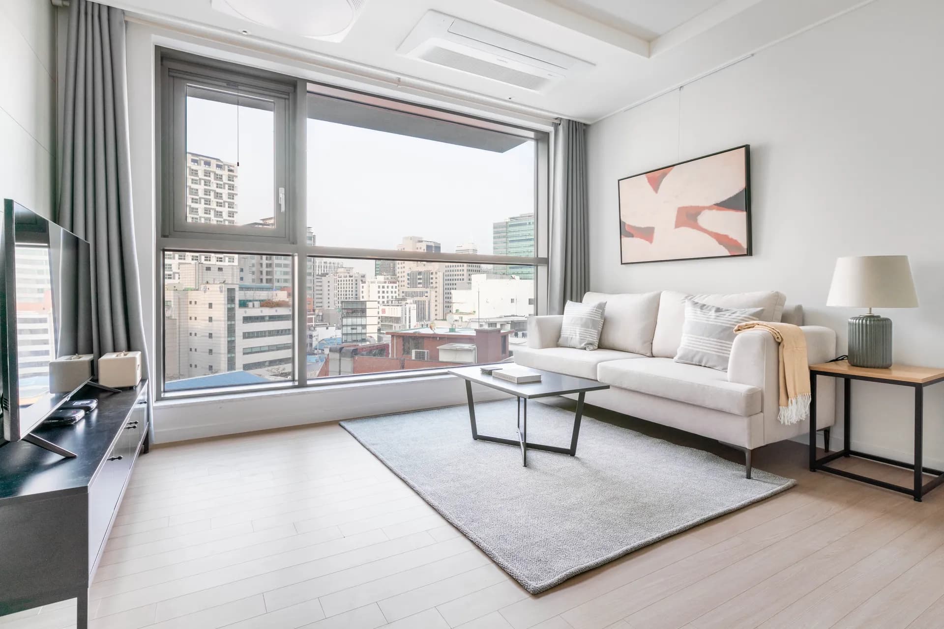 Compact One-Bedroom Home near Myeongdong & Chungmuro - 1