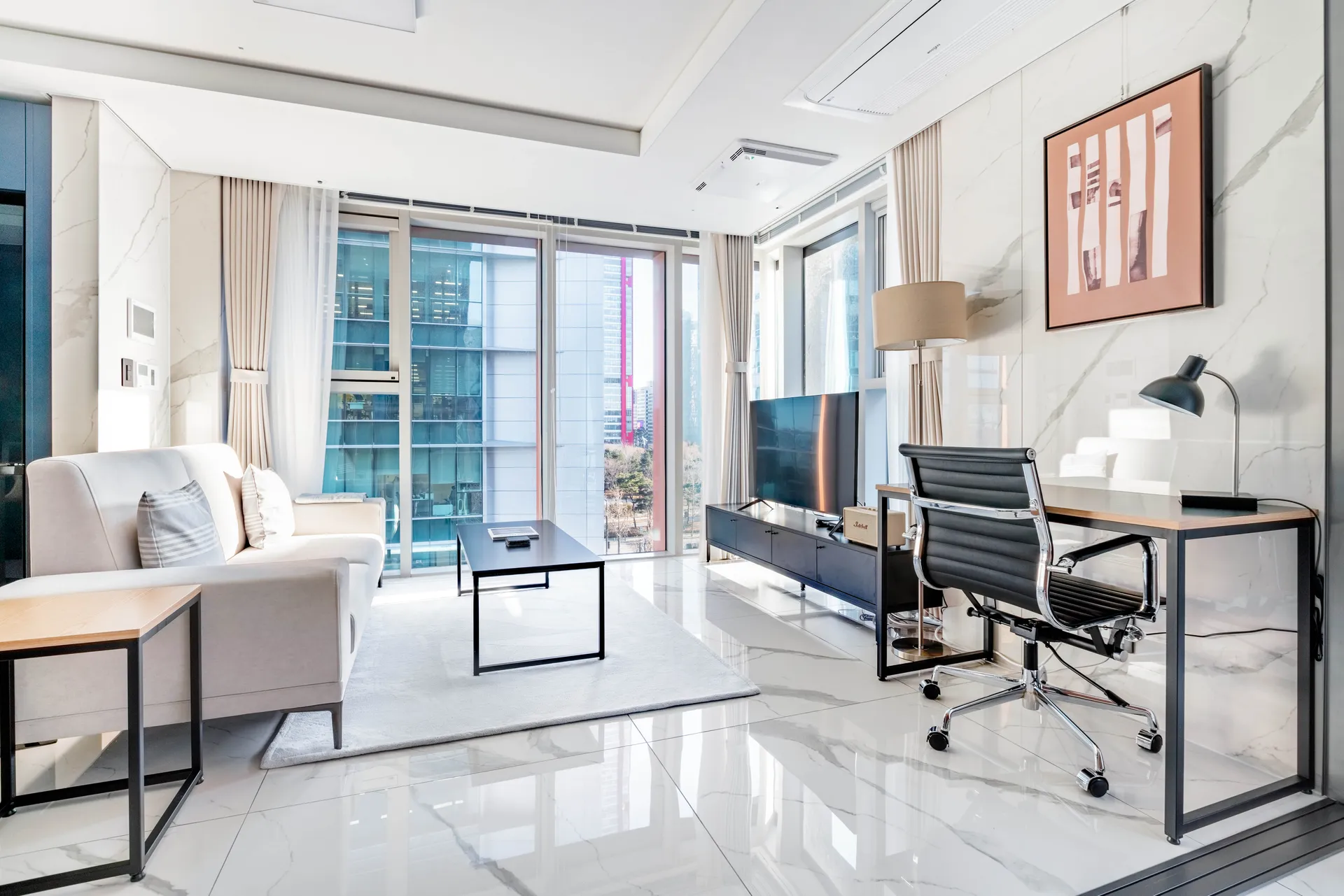 One-Bedroom Home by the Han River in Yeouido - 1