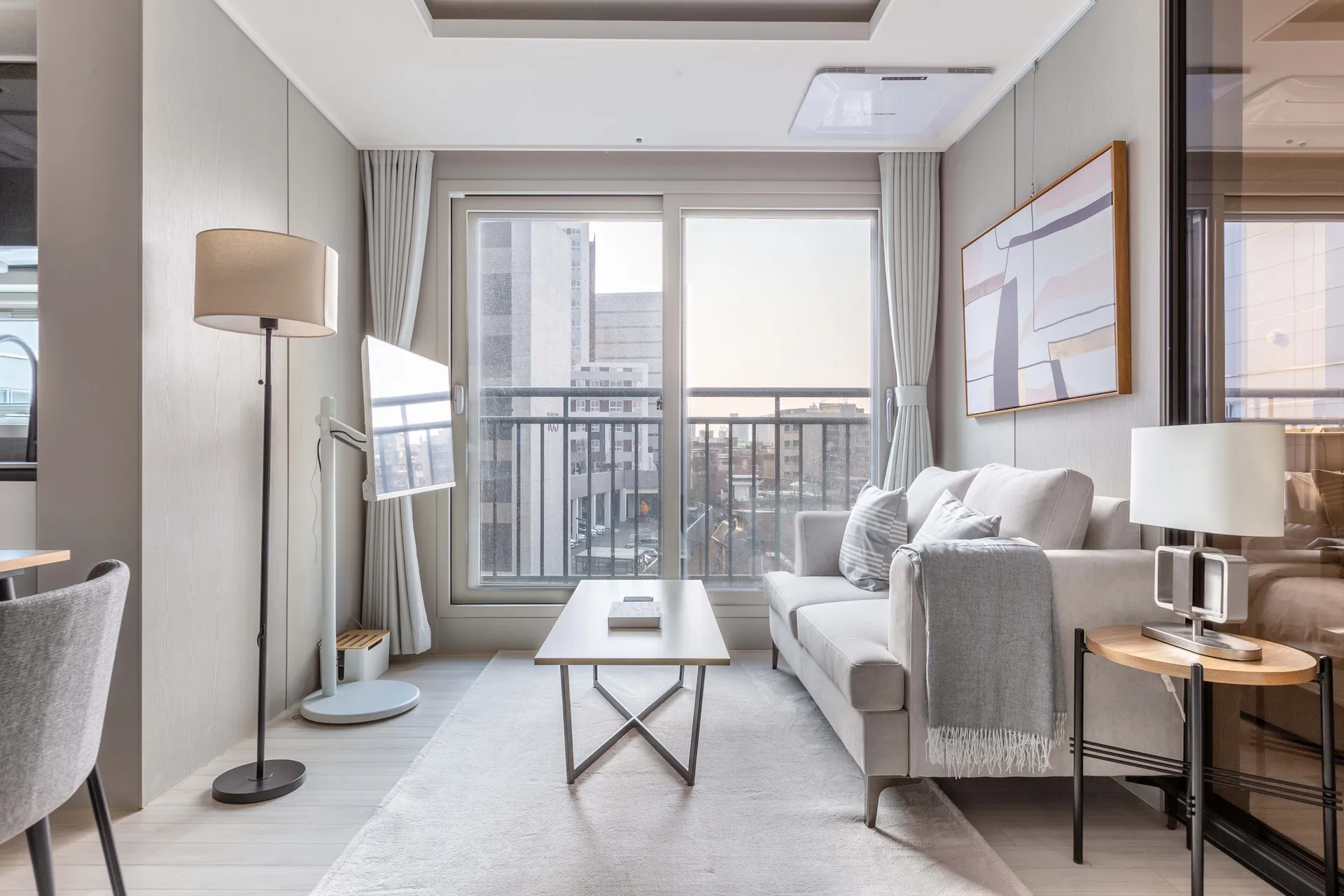 One-Bedroom Home near Seoul Gimpo International Airport - 1