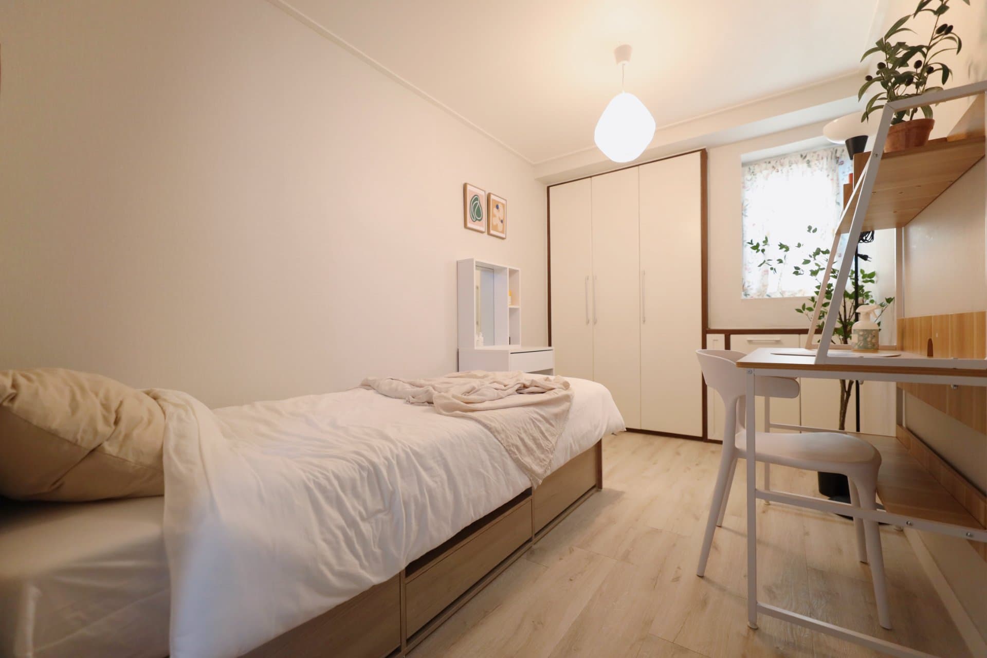 403 Shared House Furnished Room (only female)